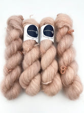 Indlæs billede til gallerivisning Suri Alpaca Silk: Scallop Shell