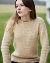 Indlæs billede til gallerivisning Birthday Sweater (ENG)