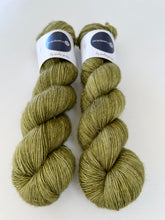 Indlæs billede til gallerivisning Glitter Single: Golden Olive