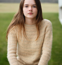 Indlæs billede til gallerivisning Birthday Sweater (ENG)