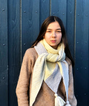 Load image into Gallery viewer, Härmanö Shawl (ENG)