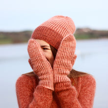 Load image into Gallery viewer, Alvine mittens (ENG)