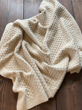 Load image into Gallery viewer, Baby Bubble blanket (ENG)