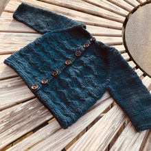 Indlæs billede til gallerivisning Asgers Baby Cardigan (ENG)