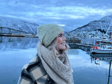 Load image into Gallery viewer, Mellon Collie Hat (English)