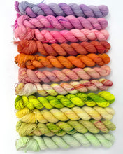 Indlæs billede til gallerivisning Neon Nest Collection.
