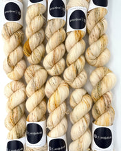 Indlæs billede til gallerivisning Merino Sock: Conch Dust

