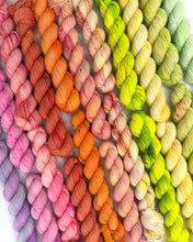 Indlæs billede til gallerivisning Neon Nest Collection.
