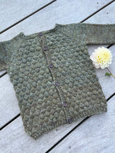Load image into Gallery viewer, Annas Bubble Cardigan (DK)
