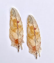 Indlæs billede til gallerivisning Sticker: Golden feather
