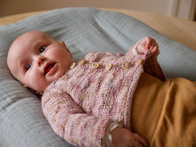 Load image into Gallery viewer, Asgers Baby Cardigan (ENG)
